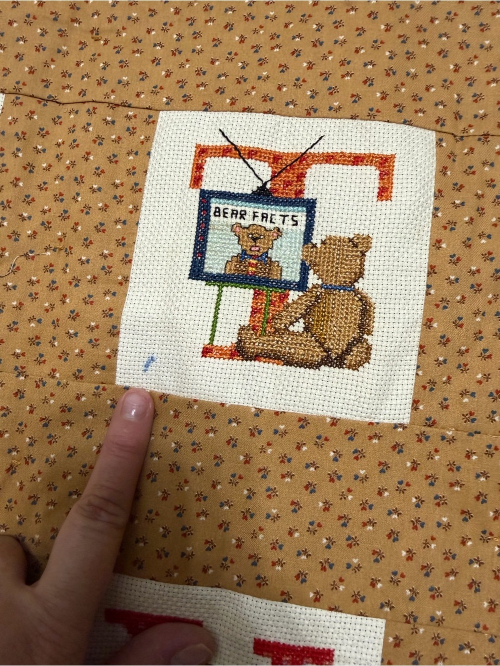 Vintage 1980s Handmade Alphabet Baby Quilt / Teacher-Made Keepsake 55 X 45 In - Picture 5 of 15